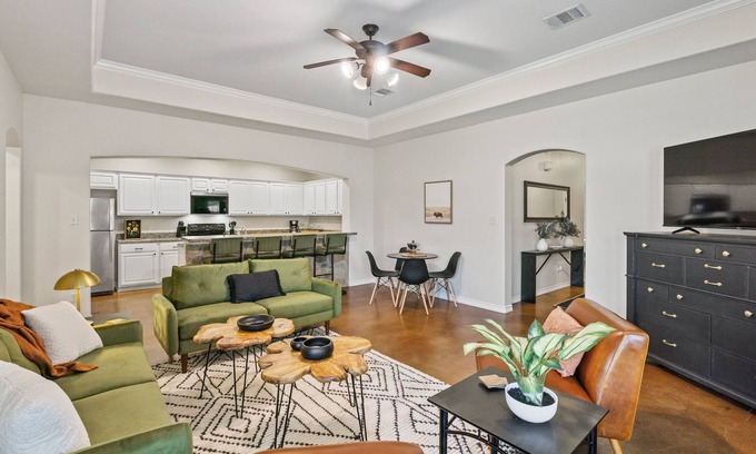 Wellborn House | The Hayes House is perfect for Game Days, Family Visits & Getaways.