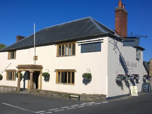 East Coker Hotel | The Helyar Arms