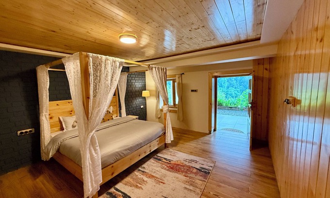 Kaul Hotel | The Hermit's Getaway