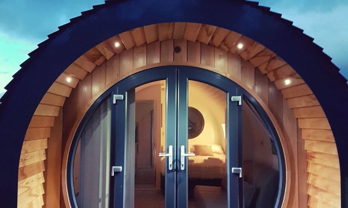 Llandovery Ski Chalet | The Heron's Tree, The Heron's Tree Riverside Stay