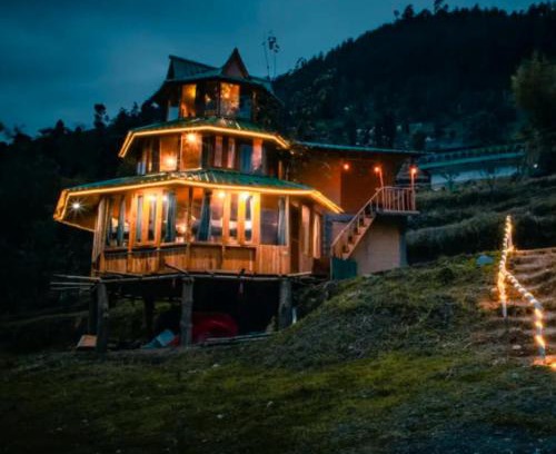 Banjar Hotel | The Hidden Burrow by Whoopers