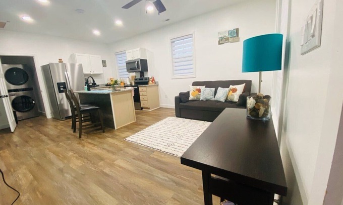 Williamsburg Apartment | The Hidden Gem – Bamboo Vibes in a Prime Location