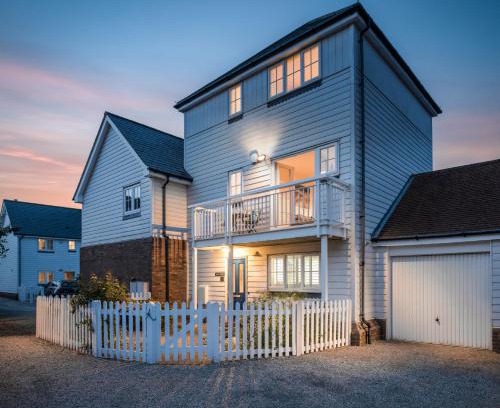 Camber House | The Hide