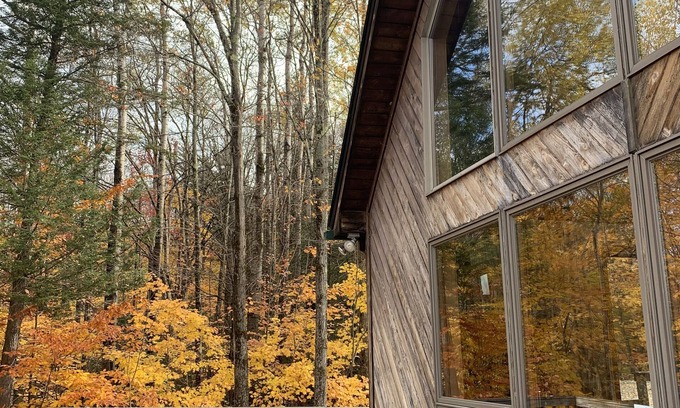 Ludlow House | The Hideaway Chalet. 3bed + sleeping loft on 10 acres. Dog friendly