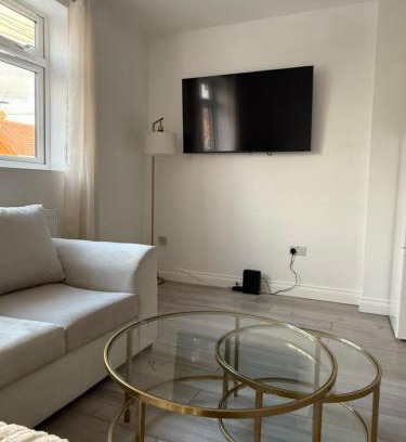 Watford Apartment | The Hideaway