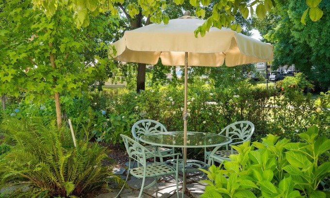 Sutter Creek Apartment | The Hideaway Suite | On Main St., Dog Friendly!