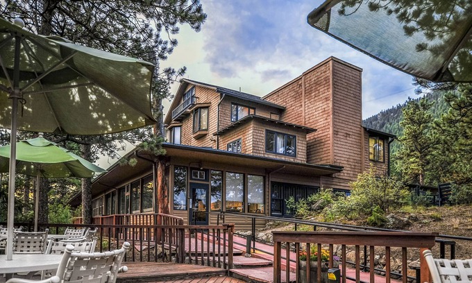 Estes Park Hotel | The Historic Crag's Lodge