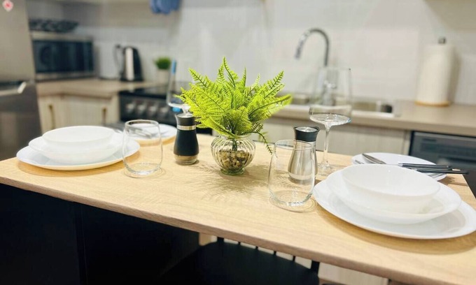 Southwest Calgary House | The Hive | Stylish 2BR Basement Suite