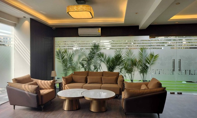 Sector 15 Hotel | The Hoften Elite 32 Avenue, Sector 15, Gurugram