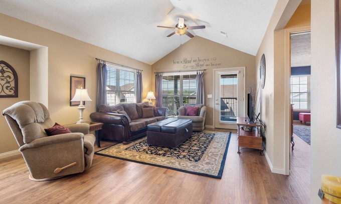 Branson West House | The Hogue Penthouse – Unwind and Relax