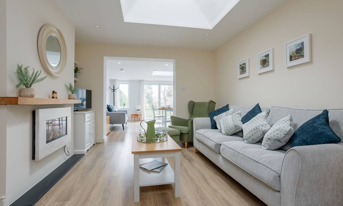 Chaldon Herring House | The Hollies Chaldon Herring Sleeps 5 +1 & baby