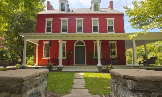 Bausman Bed & Breakfast | The Hollinger House