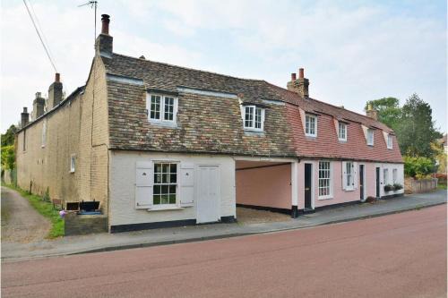 Horningsea House | The Holts - Charming 2 Bed Cottage
