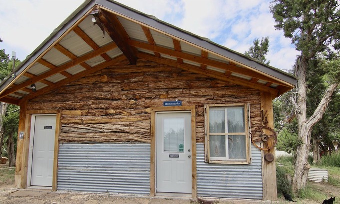 Monticello Cabin | The Homesteader