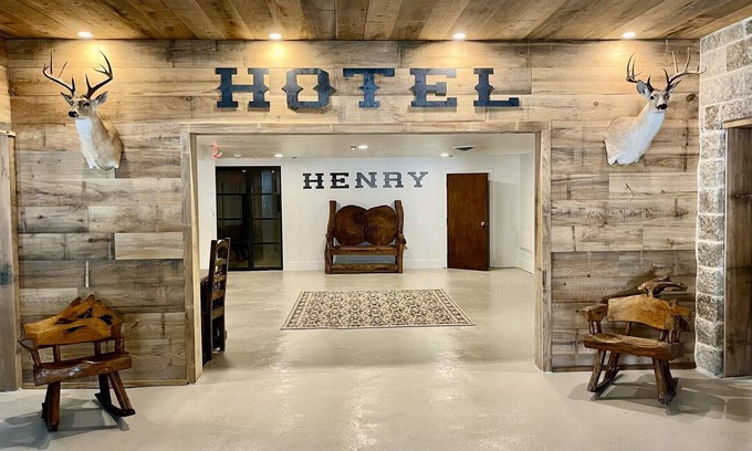 Blanco Hotel | The Hotel Henry
