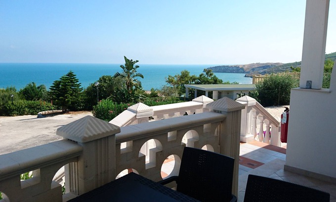 Peschici Apartment | THE HOUSE ON THE BEACH in Peschici