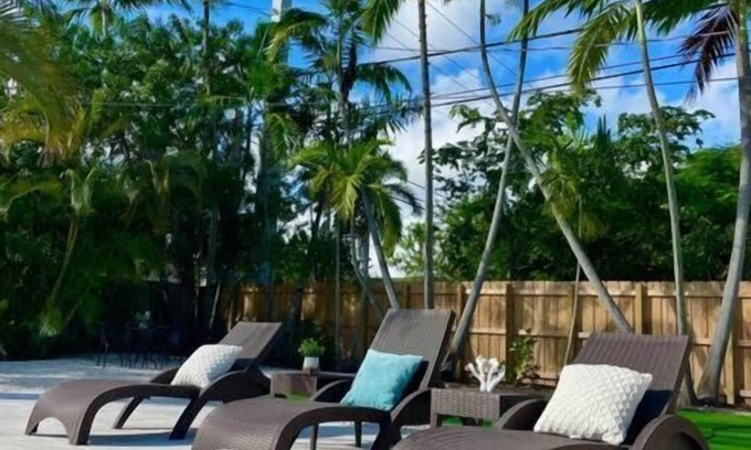 Lake Ridge House | The House with the Best Pool Area in Ft Lauderdale