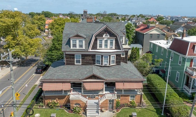 Cape May House | The Humphrey Hughes House Cape May Beach Blocks Sleeps 28