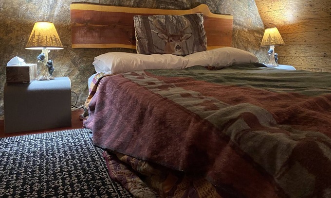 Dunlap Cabin | The Hunting Cabin is on 10.5 secluded wooded acres