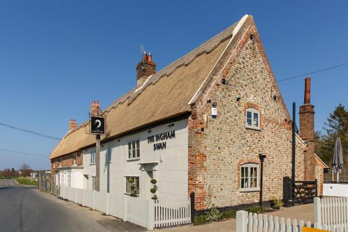 Ingham Hotel | The Ingham Swan