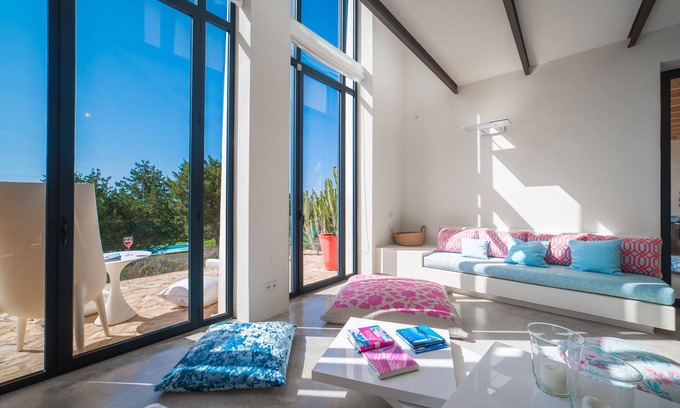 Es Cubells Villa | The interior of this villa is lives from opposites