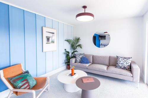 Berry Hill Hotel | The Iris Motel