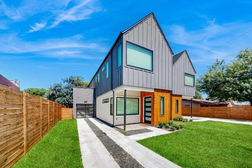 Highland House | The Isabelle's - Units A & B