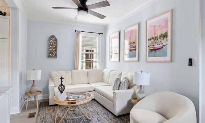 Cannonborough Elliotborough Apartment | The Jasmine Retreat - Newly Renovated - Downtown!