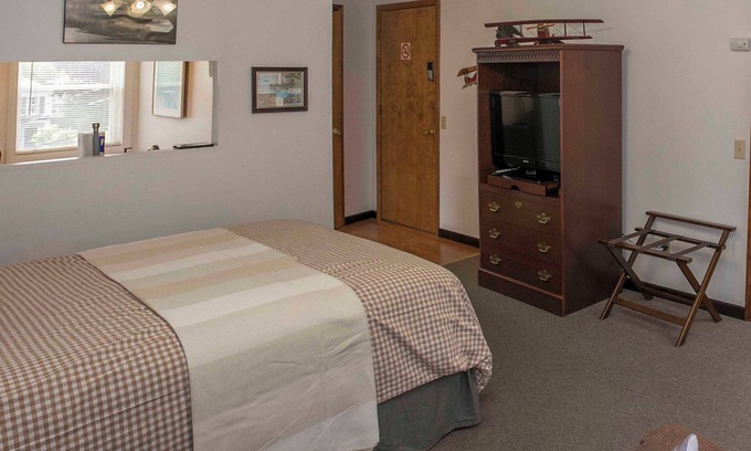 Hammondsport Apartment | The Jenny , Located in Hammondsport just 1 block from Keuka Lake