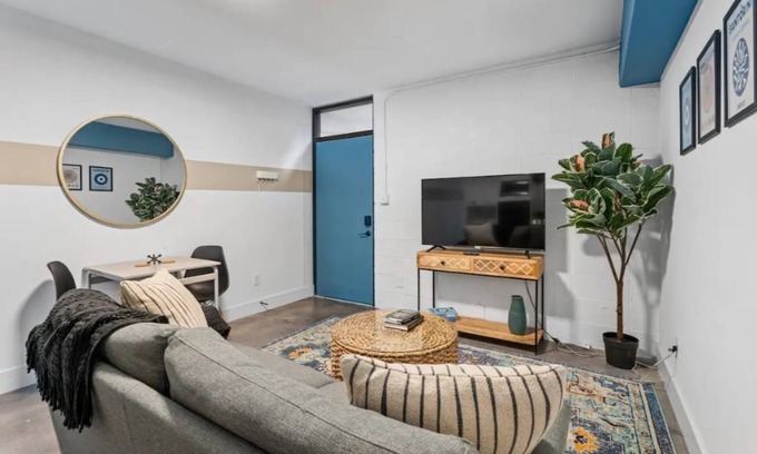 Virginia Highland Apartment | The Jewel - Balcony Walkable Ponce Cityn