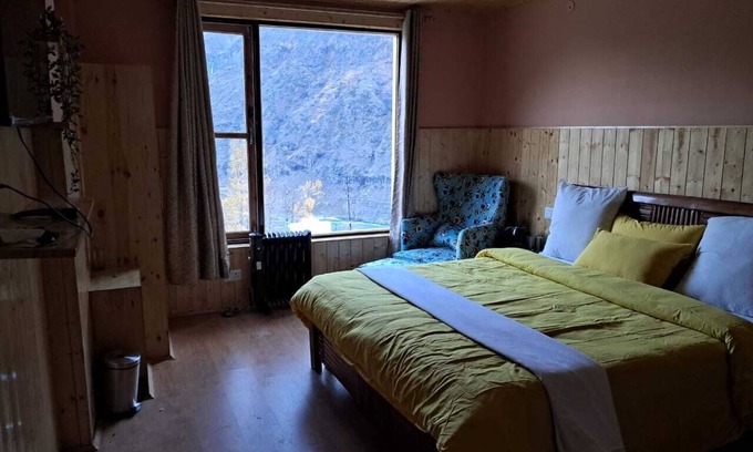 Sissu Hotel | The Jharna Sissu