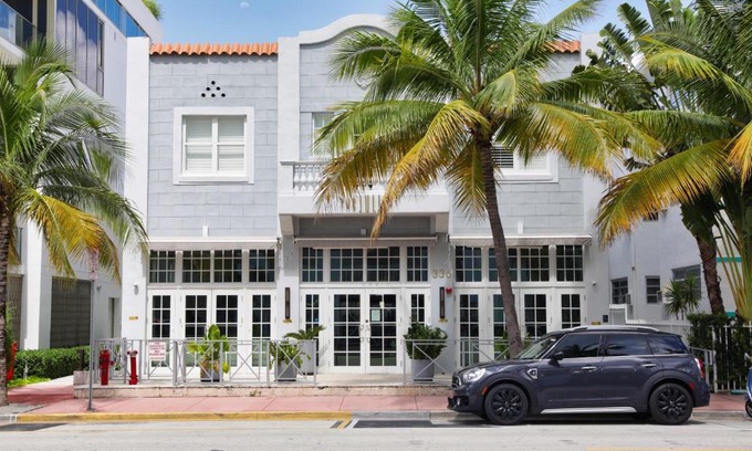 South Pointe Hotel | The Julia Hotel