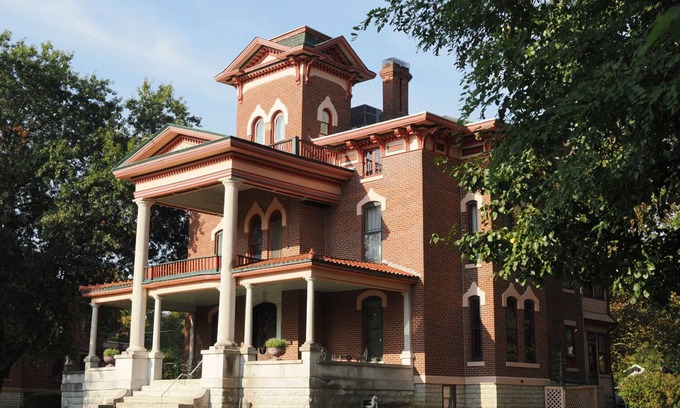 Fort Scott House | The Kingfisher Inn!!