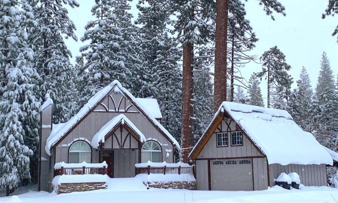 Shaver Lake Cabin | The Knotty Sparrow ~ Prime Spot + S’mores Nights