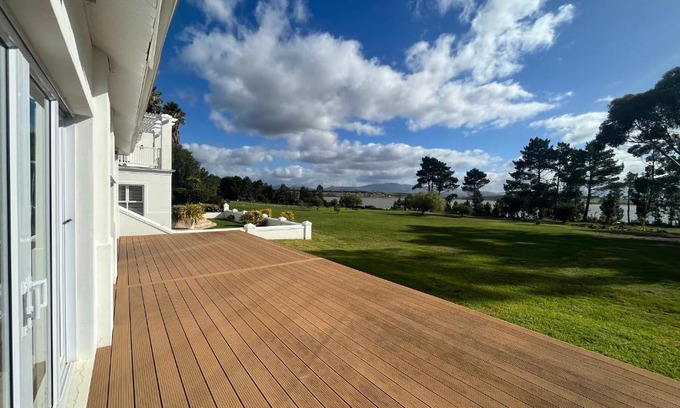Villiersdorp House | The Lake House - Theewaterskloof Golf Estate