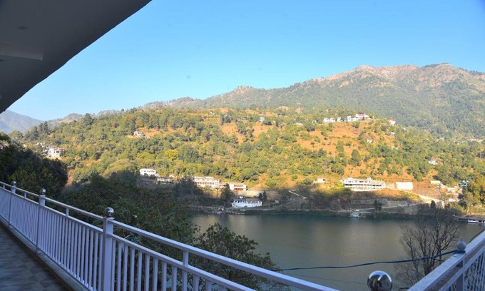 Bhimtal Hotel | The Lake Paradise Inn Bhimtal