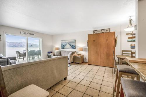 Central Okanagan House | The Lakeside Condo #202