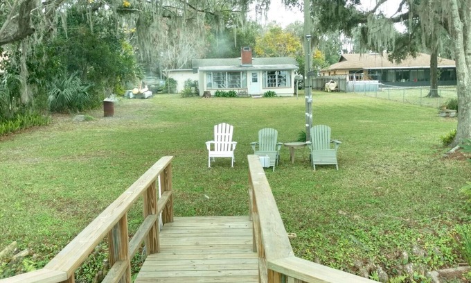 Citrus Springs House | The Lakeside River House