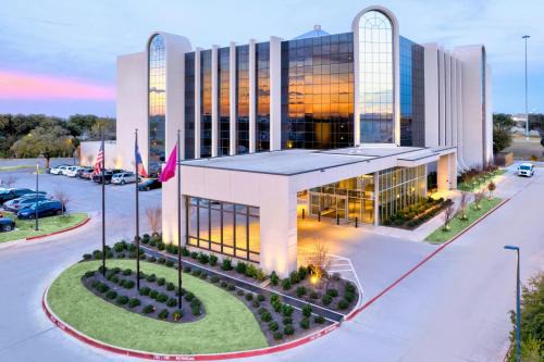 North Arlington Hotel | The Lamar