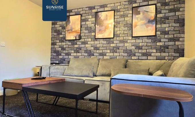 Dundee Apartment | The LAW - 4 Bedrooms, 3 Doubles, 1 Single