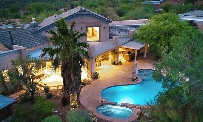 Tortolita House | The Lazy A Retreat with pool and spa just of the Loop