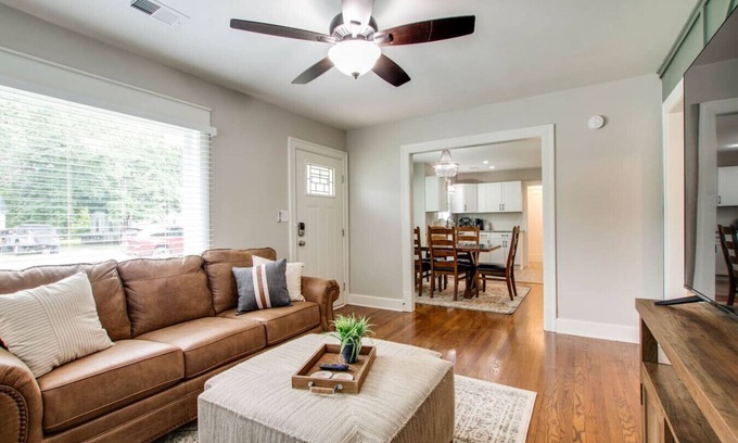 Murfreesboro House | The Leaf Lodge - Walking Distance to MTSU 3Bed/2Ba