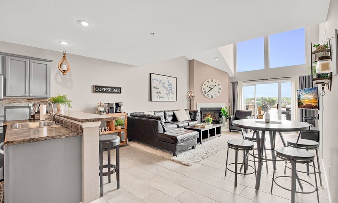 Osage Beach Condo | The Ledges Sleeps up to 12