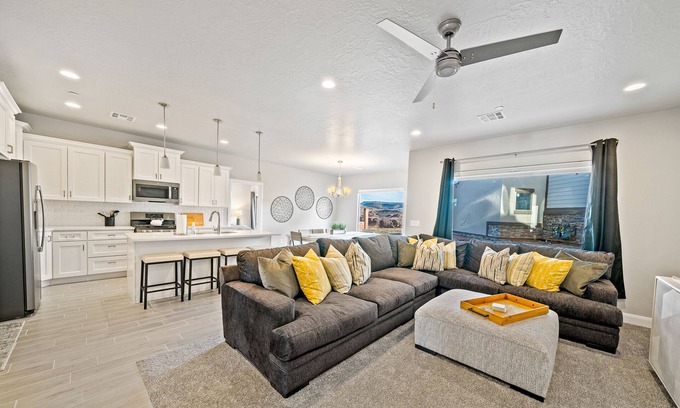 Hurricane House | The Legacy Retreat Near National Parks!