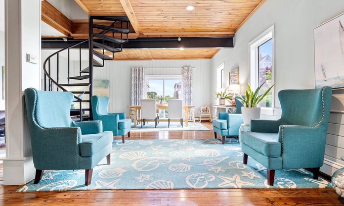 York Beach Hotel | The Lighthouse Inn & Suites