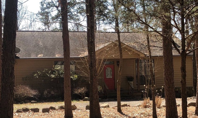 Drasco House | The Little House in beautiful Tannenbaum Resort and Greers Ferry Lake
