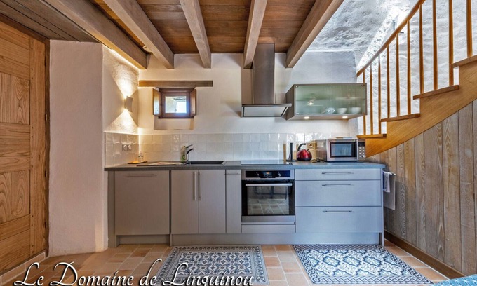 Commana Cottage | The little house of Domaine de Linguinou