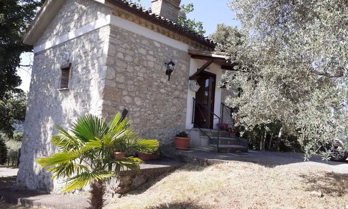 Vacone House | The Little House of Vacone Italy