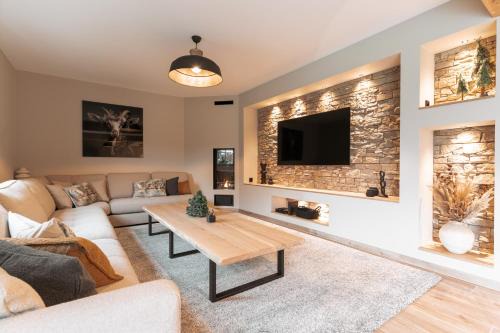 Bellevaux-Ligneuville House | The Little Rock