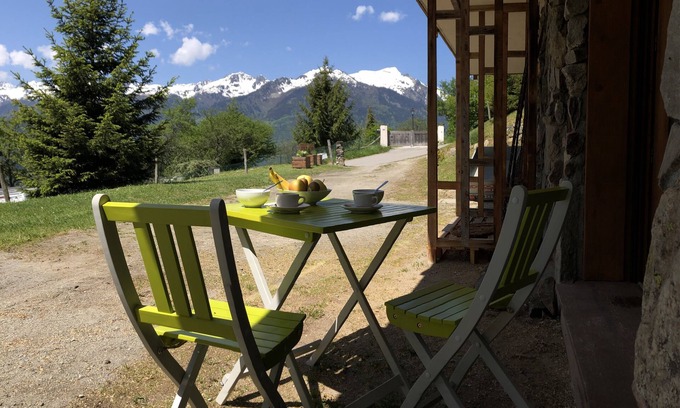 Navette Apartment | The little shuttle with a view of the mountains